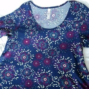 Large Lularoe Perfect Tee